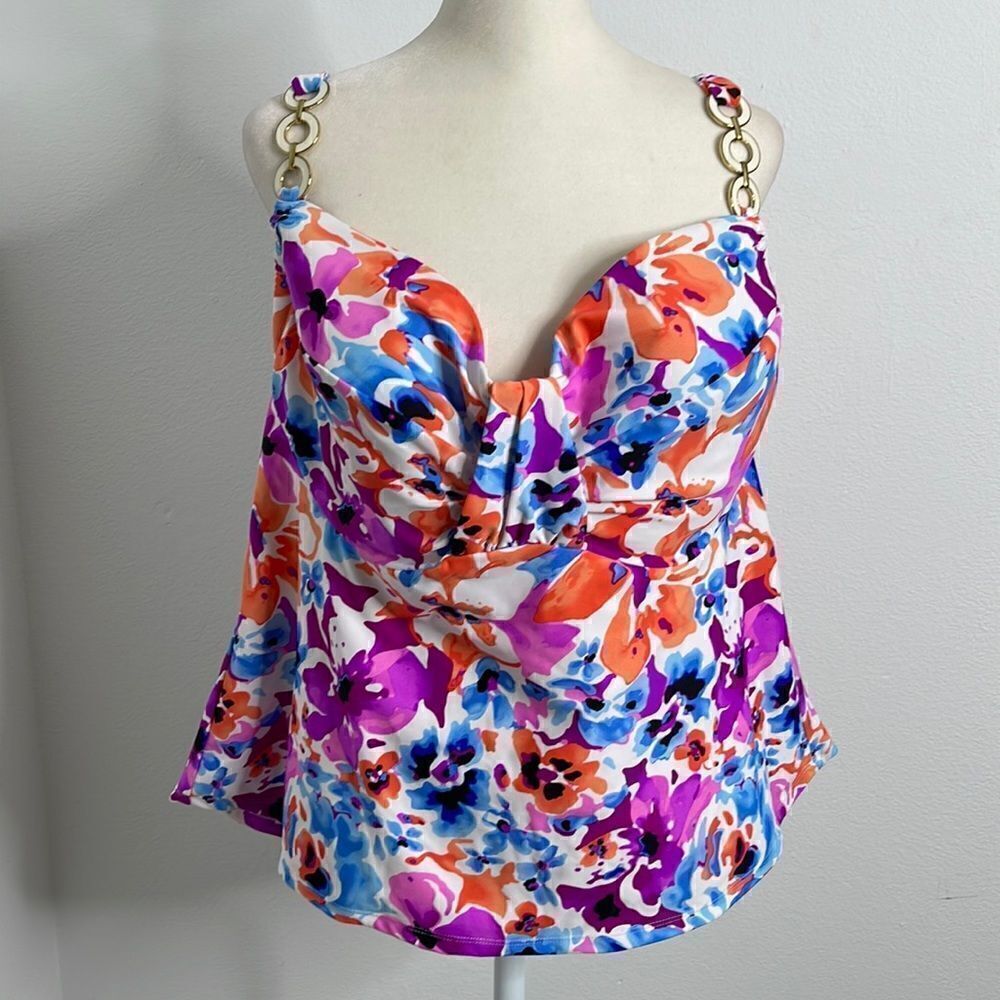 Catalina collections swim tank.  Floral.  Size 3X.  Built in bra.  EUC.